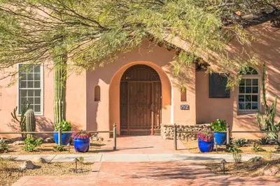 Image de Beautiful historic home minutes to downtown Tucson