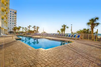 Image de 16th floor ocean view studio w/ balcony, central Ac, shared pool, shared hot tub