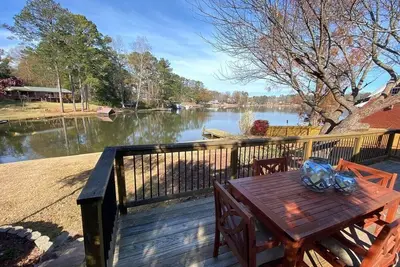 Image de Peaceful Retreat at Beautiful Lake Carroll