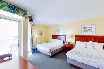 Image de 15th floor studio w/ central Ac, shared hot tub, WiFi, shared pool, & balcony