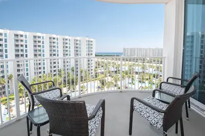 Image de Coastal Condo w/ Stunning Resort Views in Central Destin! 🌴🌺☀