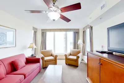 Image de 11th floor ocean view condo w/ shared pool, central Ac, WiFi, shared hot tub