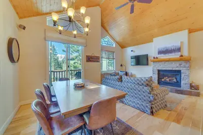 Image de Central Townhome < 1 Mi to The Village at Mammoth!