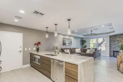 Image de Remodeled Upscale 3bd 2ba Condo In N. Scottsdale Grayhawk - 90 Day Minimum