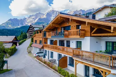 Image de Propriété spacieuse avec balcon ensoleillé