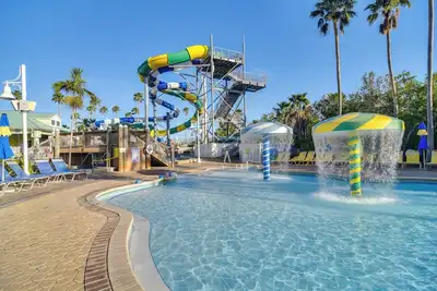 Image de Waterfront Condo w/ Water Park, Walk to the Beach!