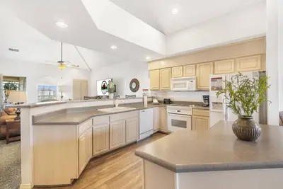 Image de Golf Condo with All-Season Sunroom & Indoor Pool Access