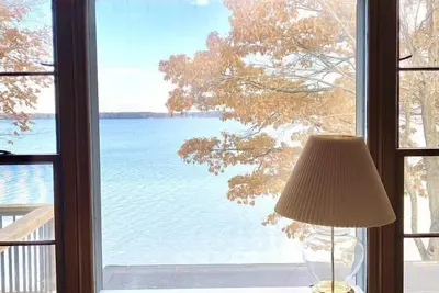 Image de Hemingway's Hideaway: Your Perfect Summer Lakefront Escape with Stunning Lake Views
