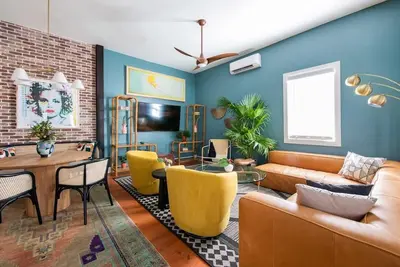 Image de ✰ Soho House ✰ Prime Location! Walk to Anything!