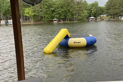 Image de 4th of July week available! Amazing Waterfront home w/Hot Tub in Quiet Cove.