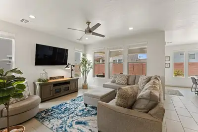 Image de Fun in the Sun Retreat, Loaded With Extras!