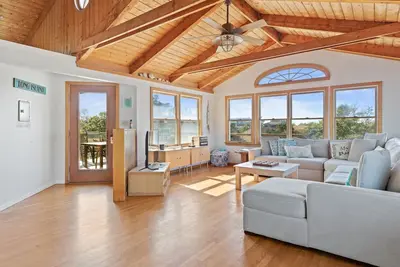 Image de Beach Paradise For Family Or Group Getaway