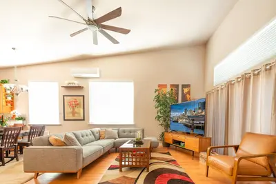Image de Spacious Seattle Duplex Home for Families and Pets!