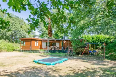 Image de Chalet avec spa et jardin spacieux