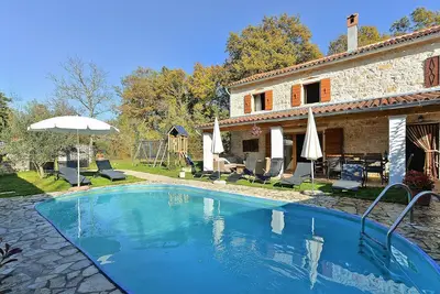 Image de Maison de vacances Zminj pour 1 - 10 personnes avec 4 chambres à coucher - Maison de vacances