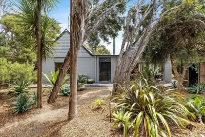 Image de Royadie Retreat Blairgowrie - Beautifully styled, bright and light family beach retreat