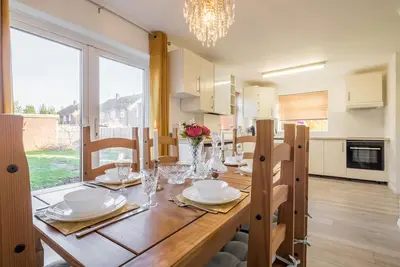 Image de Premium Character Home w\/Parking & Self Checkin near L&D Hospital, Cul De Sac