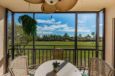 Image de La Puerta 'Bright and Sunny' Golf Course Villa