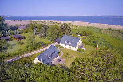 Image de Close to the water in a quiet location, own garden and terrace - Ferienhaus Kormoran