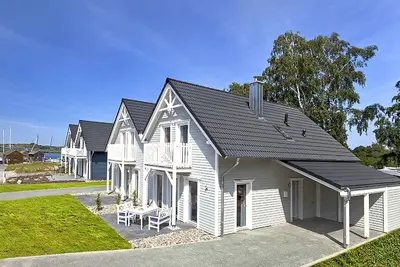 Image de Vacation home with sea view, terrace and private sauna - Ferienhaus MantjeMantje