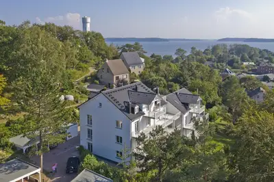 Image de Modern vacation apartment with balcony, sea view - Ferienresidenz Zwei BoddenFeWo 1-5