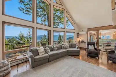 Image de Family Home and Incredible Views | Blue Grouse
