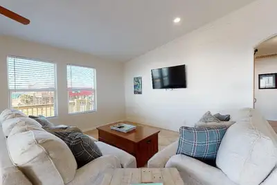 Image de 3 Tiki Time: 3 Br, 2 Ba House in Port Bolivar, Sleeps 14