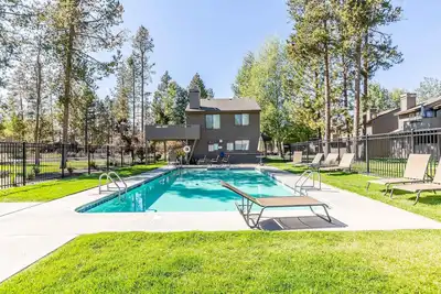 Image de Fair15 - Spacious Condo with Community Pool