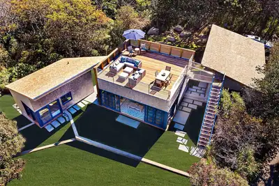 Image de Beautiful, Modern Beach Home in Aquinnah With A Spectacular Roof Top Deck.