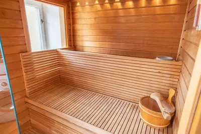Image de Bel appartement pour 18 personnes avec Wifi, bain à remous et Tv