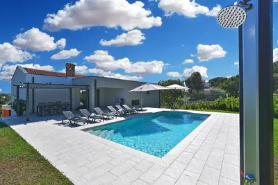 Image de Maison de vacances Pula pour 1 - 6 personnes avec 3 chambres à coucher - Maison de vacances