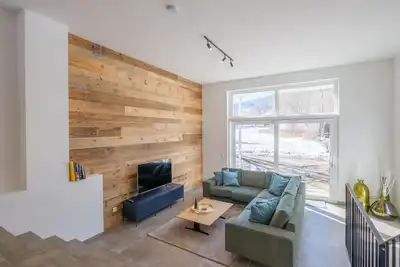 Image de Maison spacieuse, ascenseur pour les skis
