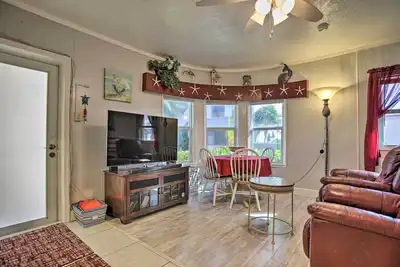 Image de Sunny Hollywood Hideaway - 200 Feet to Beach!