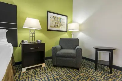 Image de Make Your Trip More Enjoyable! Free Parking, Close to Henderson Golf Club
