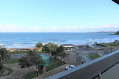Image de Appartement à Perros-Guirec avec Vue Panoramique, Terrasse et Parking Privé