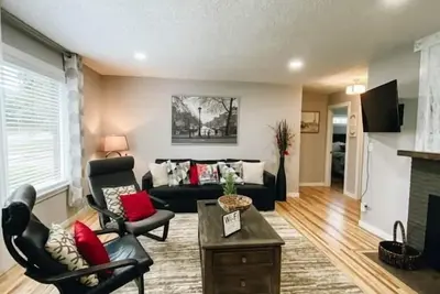 Image de Home Away From Home 3 Bd 2 bath
