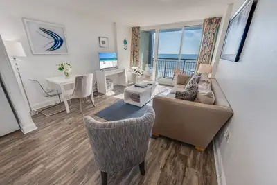 Image de 8th Floor w/Stunning Views Contemporary Oceanfront