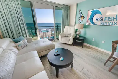 Image de New - Direct Oceanfront Views, Immaculate - Pools!