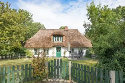 Image de Vacation home under thatch in Ostenfeld for up to 6 people