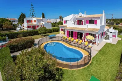 Villa de luxe à Carvoeiro | Villa Fragrancia Dois | Villa 4 chambres | Table de billard et tennis de