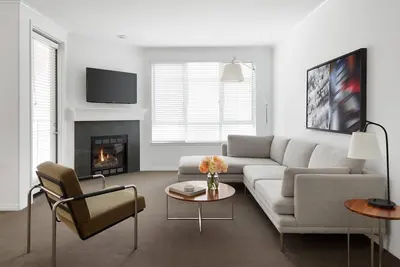 Image de Aka Residences Sprawling Suite w/ Den Space, Kitchen, Private Patio, & WiFi