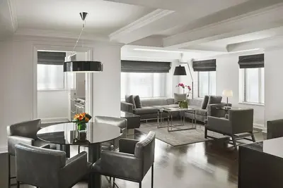 Image de Aka Residences Mahogany Floor Penthouse w/ WiFi - Access to Gym & Pool