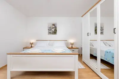 Superior comfort with a beautiful sea view in apartment Barjaktarić 1 in Malinska
