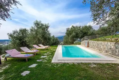 Image de Maison toscane typique dans les collines