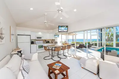 Pools of the Kai #6: Modern Island Oasis w/ Private Pool Atrium & Sandy Beach Vibes in Cayman Kai