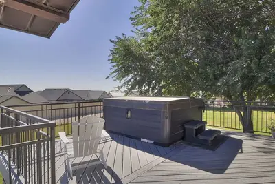 Image de Relaxation and Luxury Awaits in Caldwell with Private Pool and Hot Tub