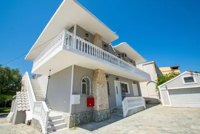 kalamaki resort studio apartments