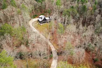 Image de This chalet is luxury and mountain charm all wrapped up in one