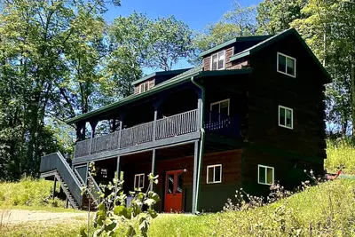 Image de 2-bedroom vacation home just 10 minutes from Viroqua's charming downtown