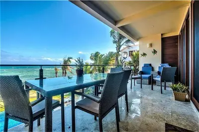 Image de Create Unforgettable Memories in Your Beachfront Escape with Stunning Views!